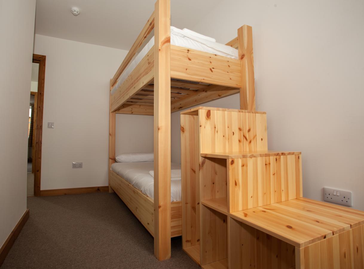 Black Isle Bar & Rooms Инвернес Екстериор снимка