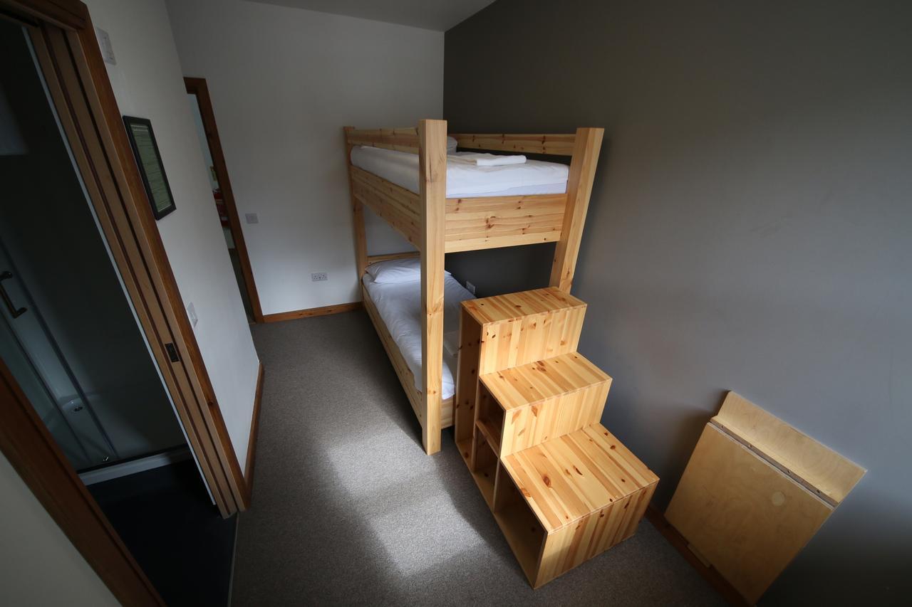 Black Isle Bar & Rooms Инвернес Екстериор снимка