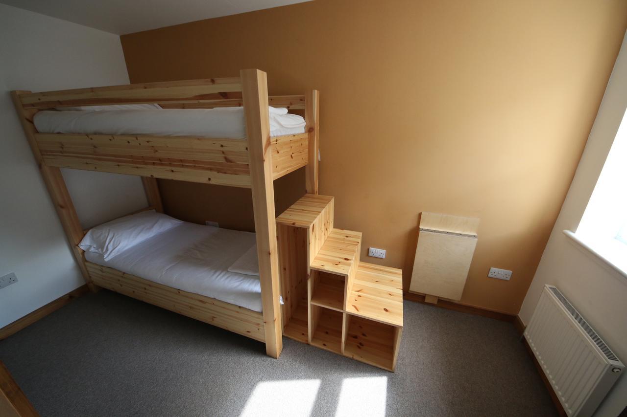 Black Isle Bar & Rooms Инвернес Екстериор снимка