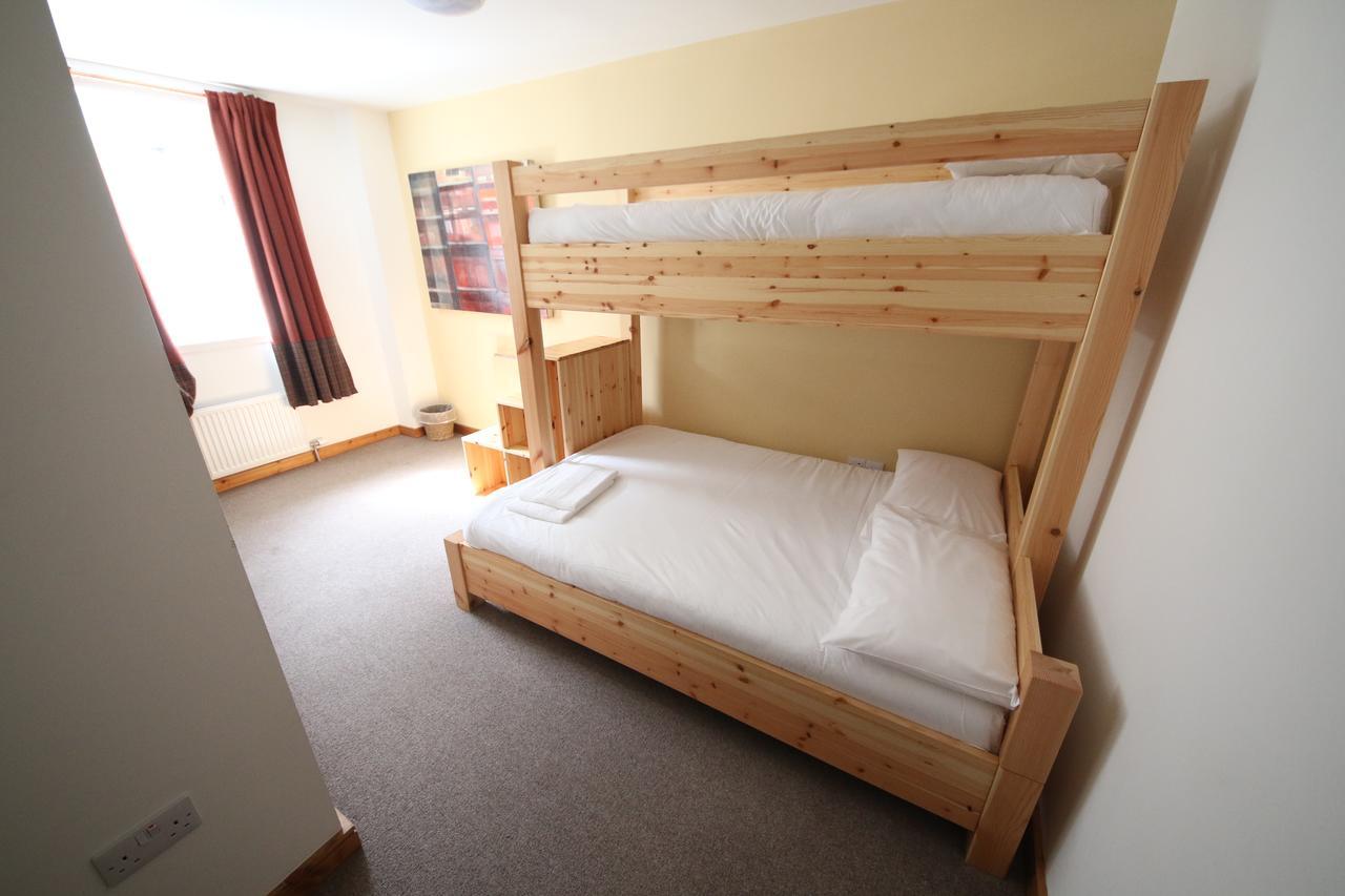 Black Isle Bar & Rooms Инвернес Екстериор снимка